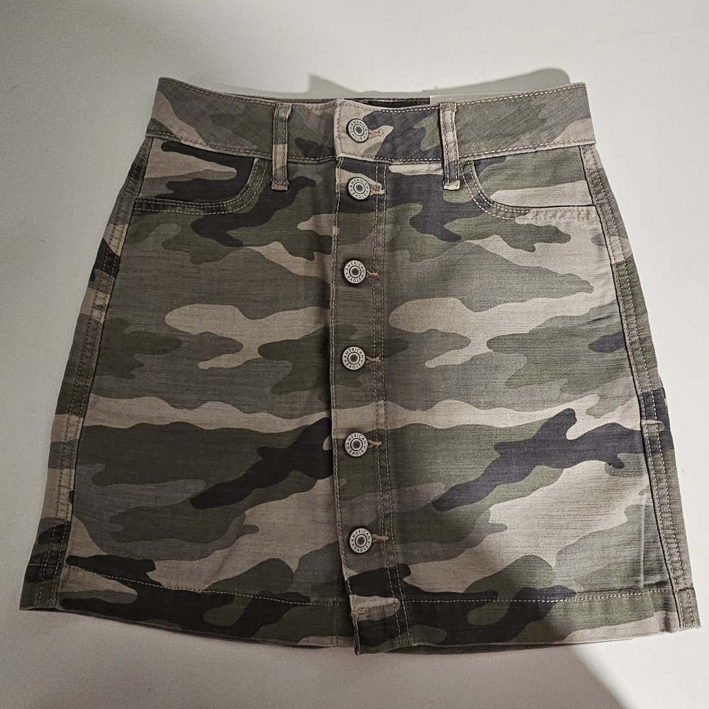 NWT American Eagle Outfitters Camouflage Button-Front Mini Skirt